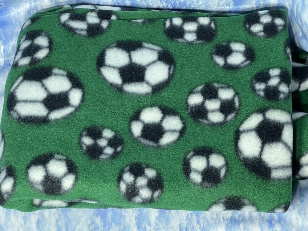 Soccer Ball  Blanket  42x53”  Throw Fleece Great Condition Futbol Green